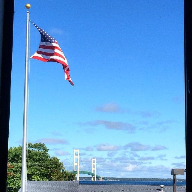 Super 8 By Wyndham Bridgeview Of Mackinaw